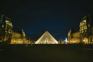 Louvre, Paris © shubhagata sengupta / unsplash